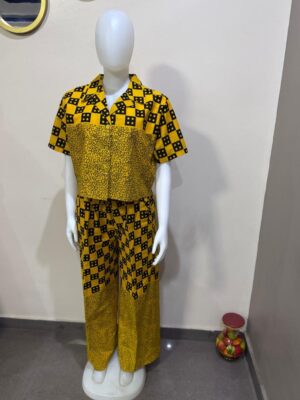 100% cotton trousers and top (Size 14/16)  
- FMU0642