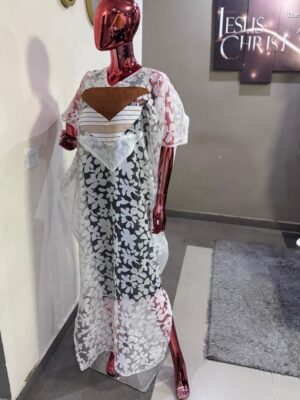 Flowered pattern organza kaftan with asooke in front (Size 12-16)
- FMU0725